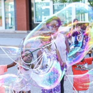 Clotilde Cloe - Atelier Bulles géantes